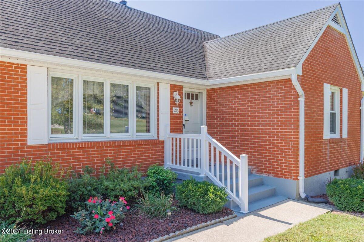 216 N Main St