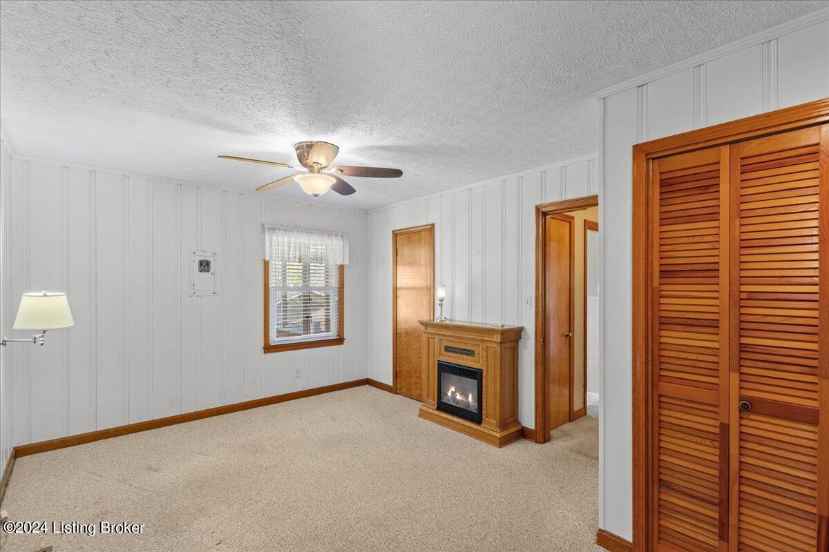 216 N Main St