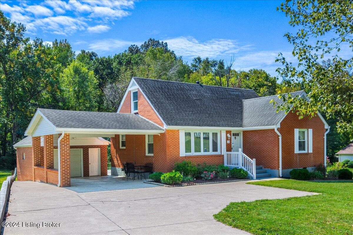 216 N Main St