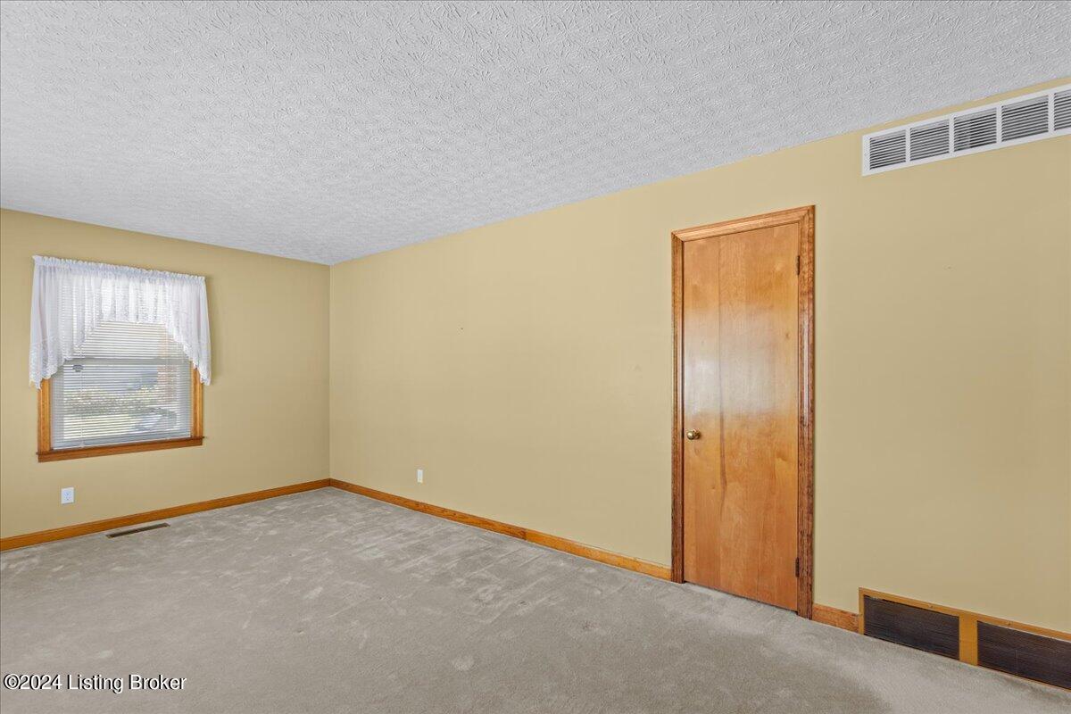 216 N Main St