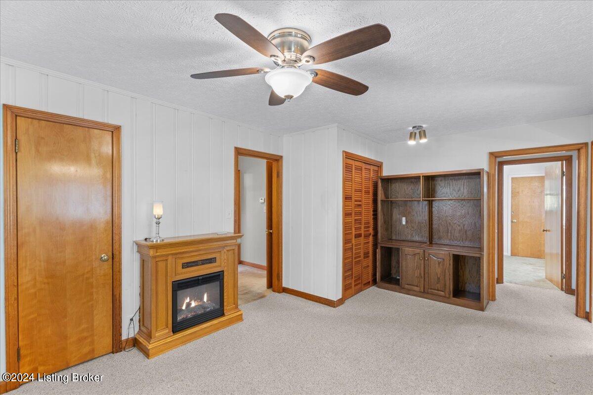 216 N Main St