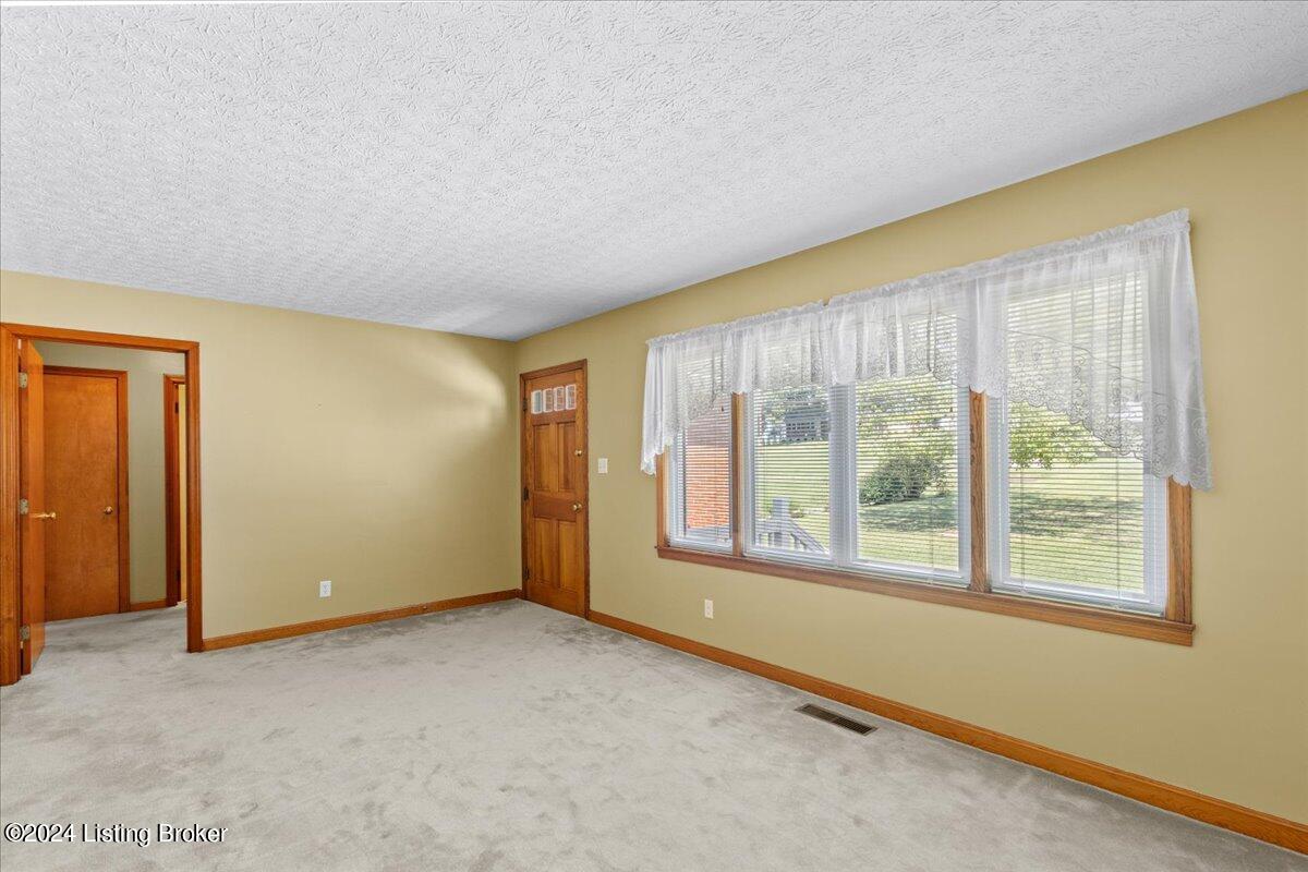 216 N Main St