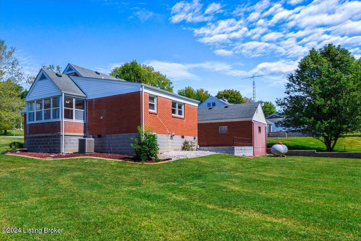 216 N Main St