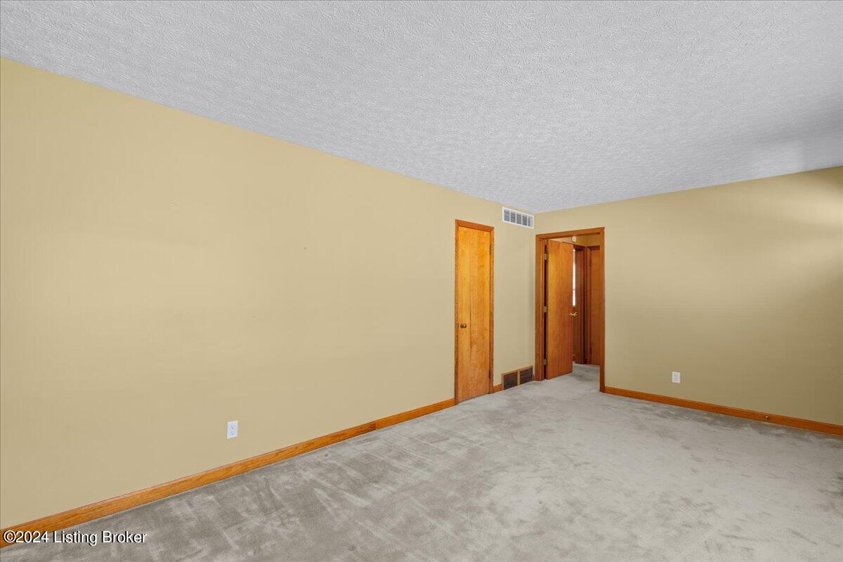 216 N Main St