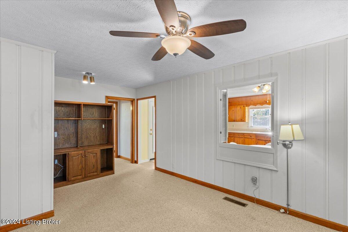216 N Main St