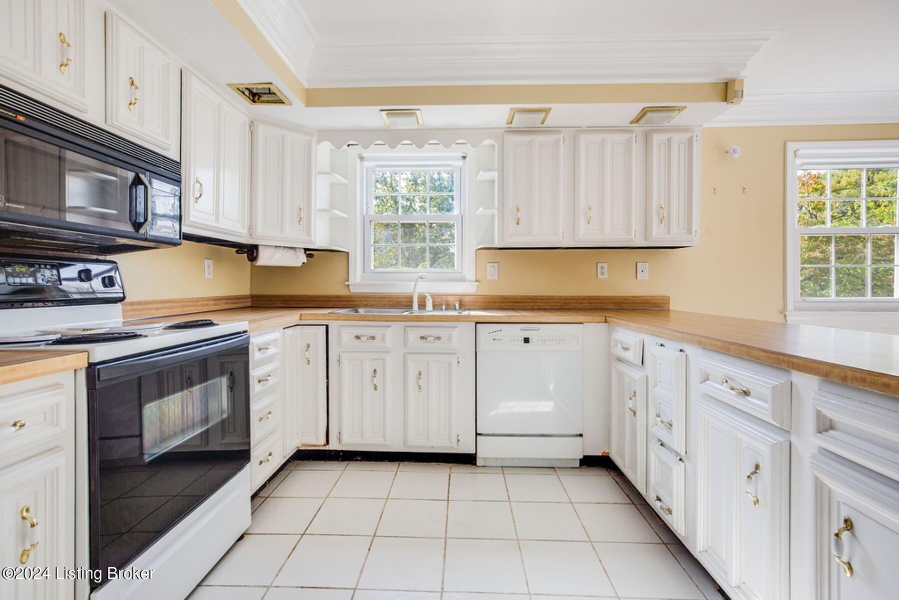 5214 Rollingwood Trail