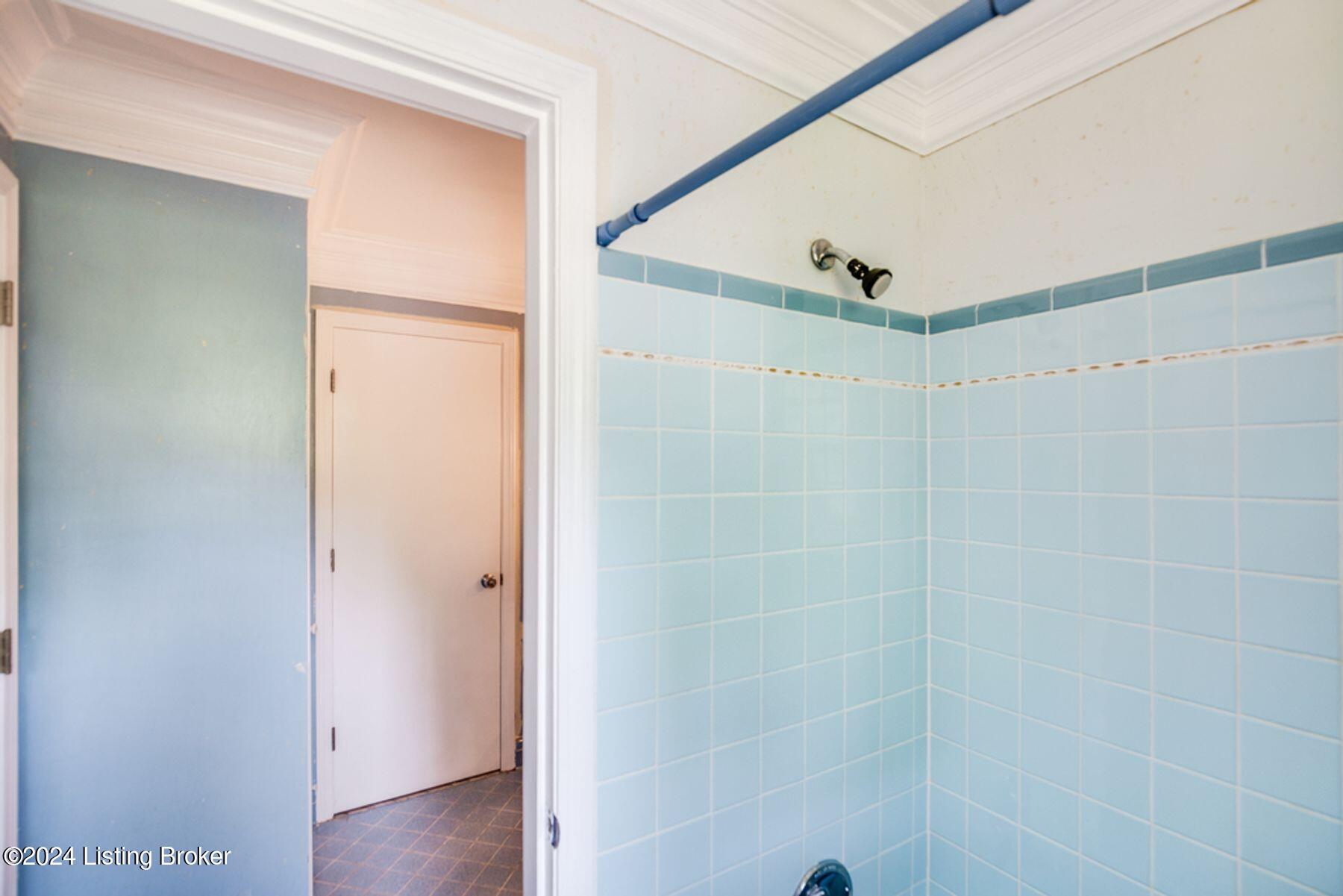 5214 Rollingwood Trail