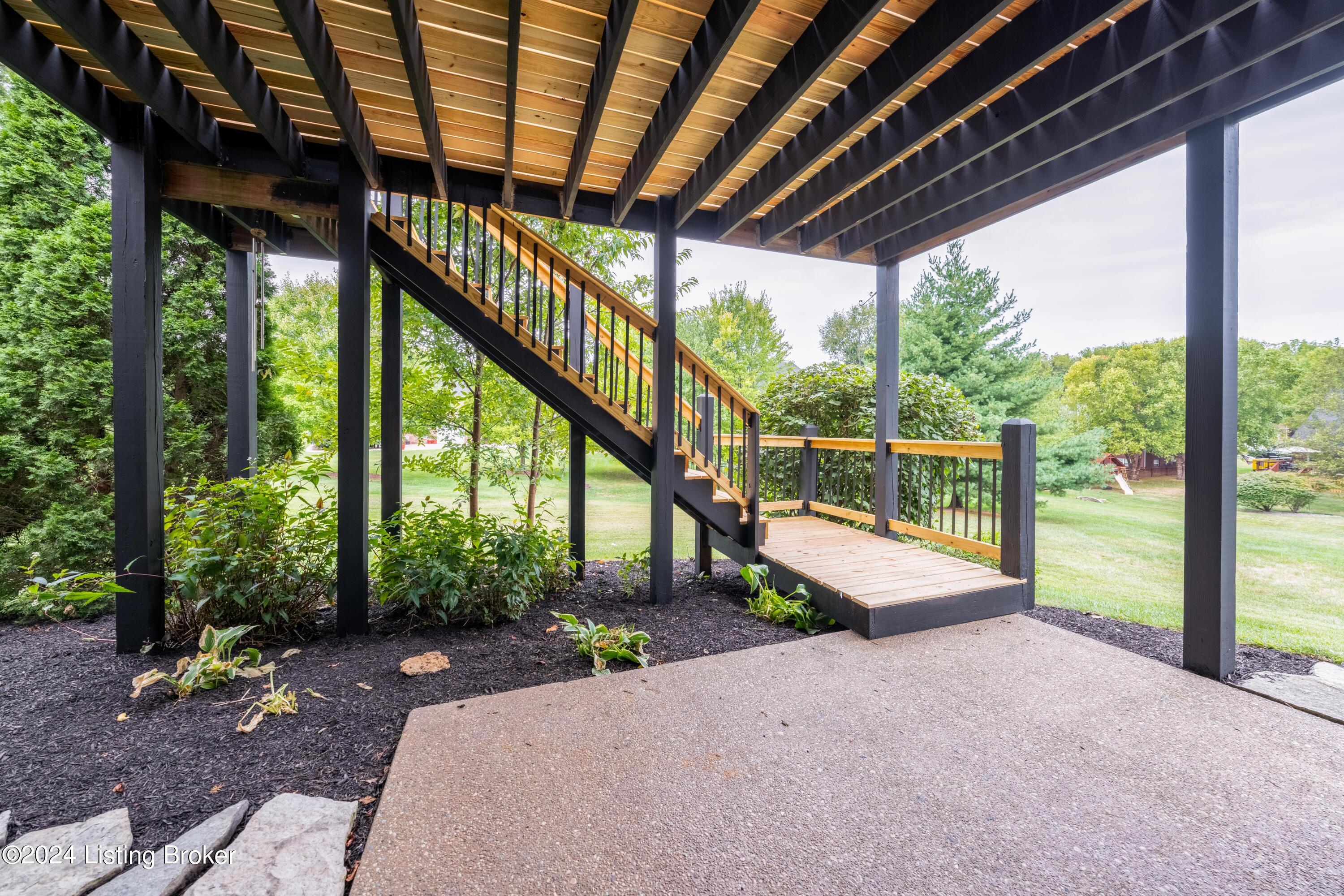 12929 Willow Forest Dr