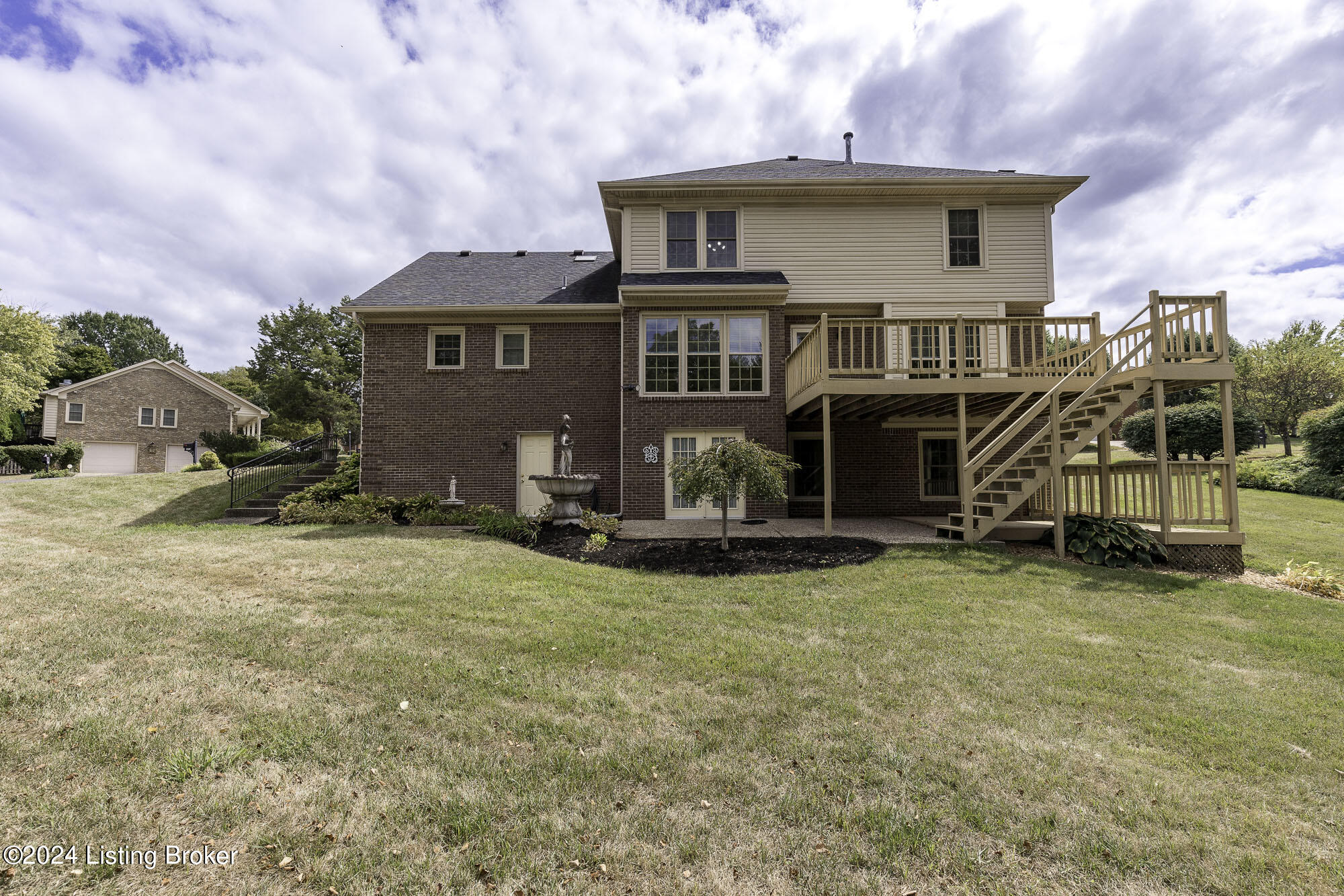 9509 Farmstead Ln