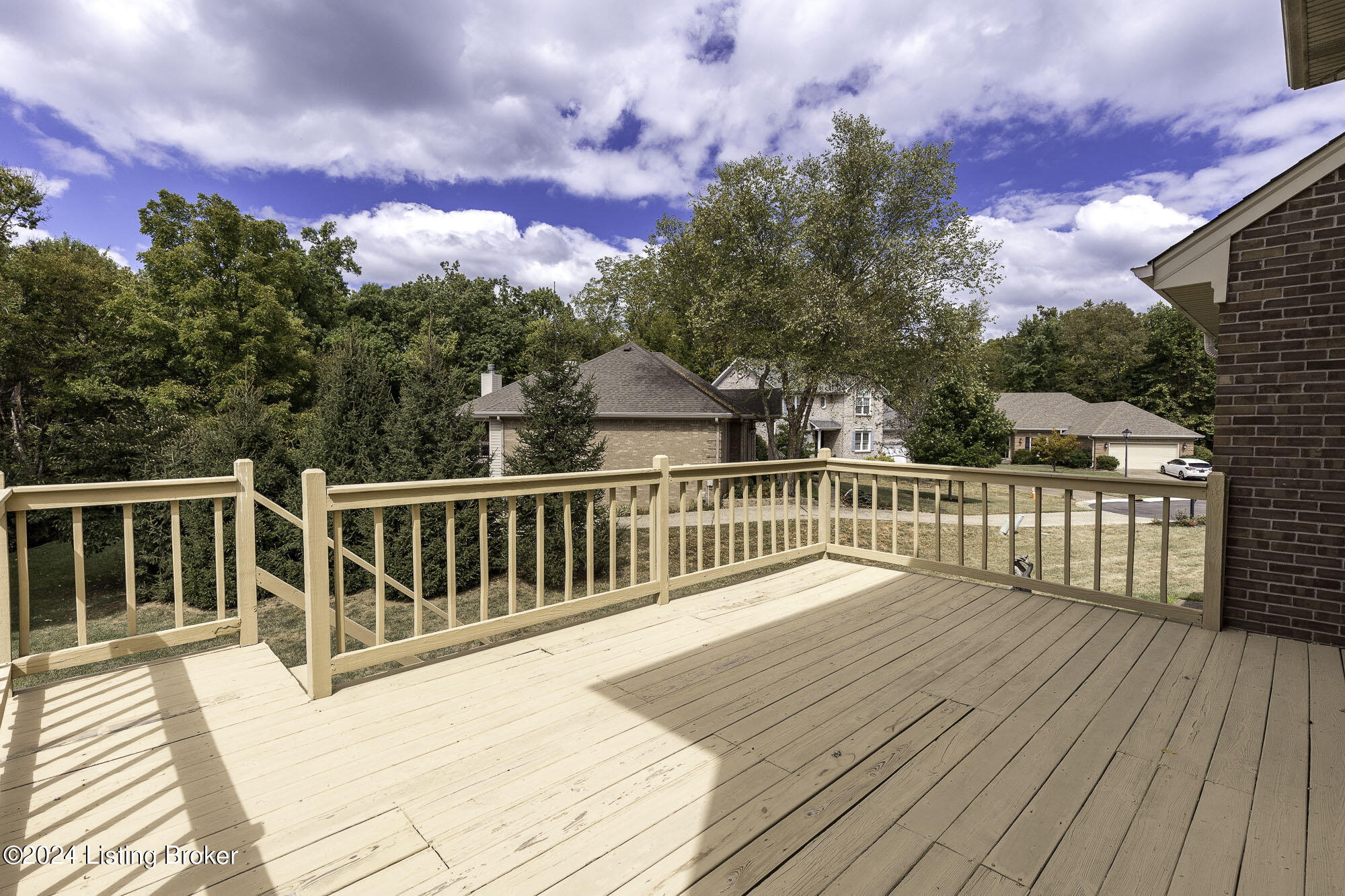 9509 Farmstead Ln