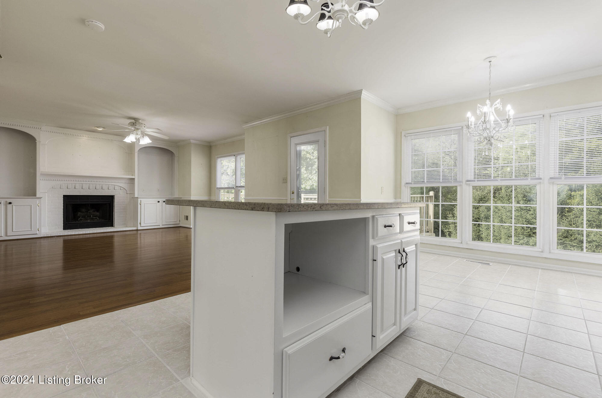 9509 Farmstead Ln