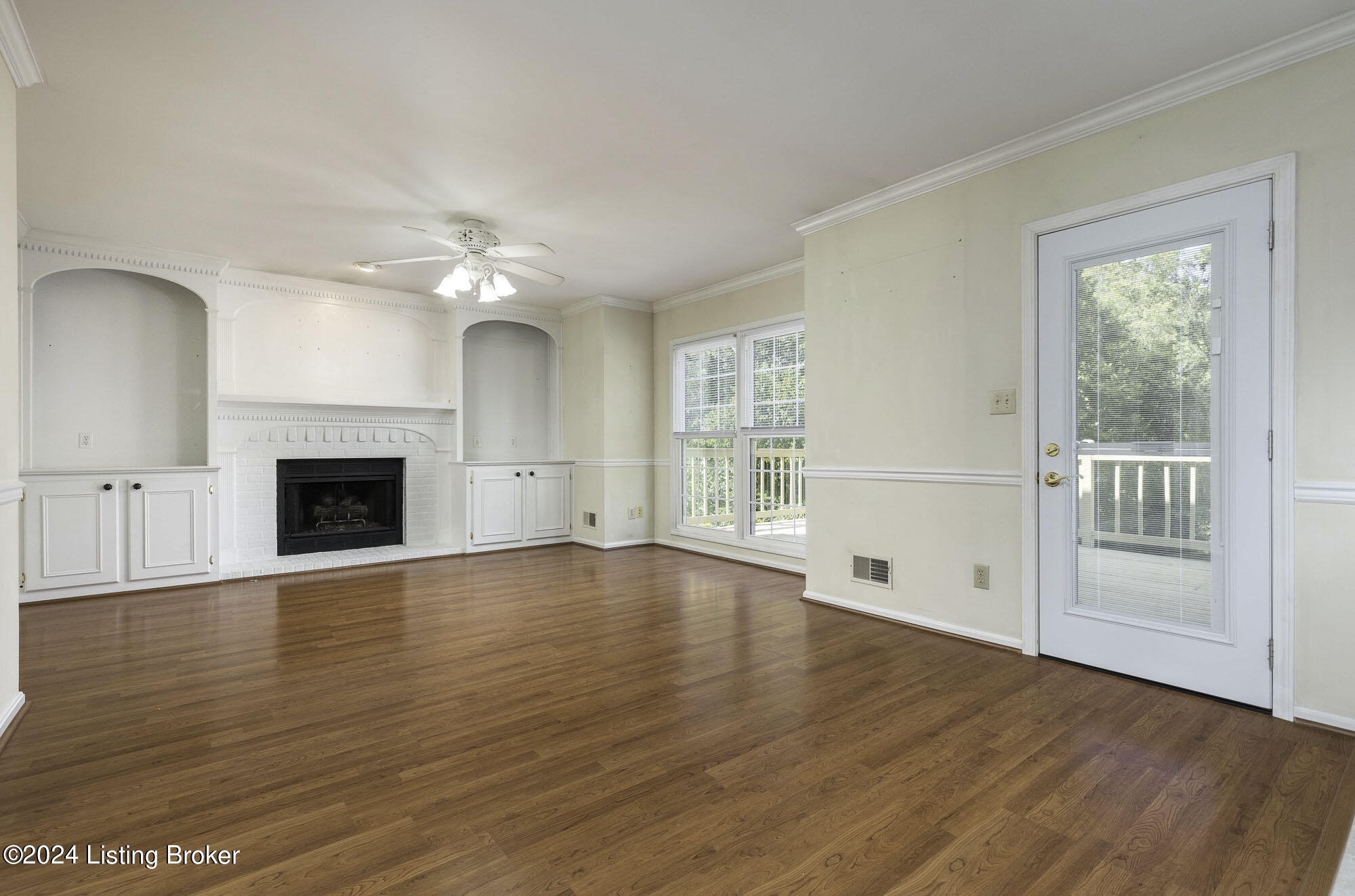 9509 Farmstead Ln