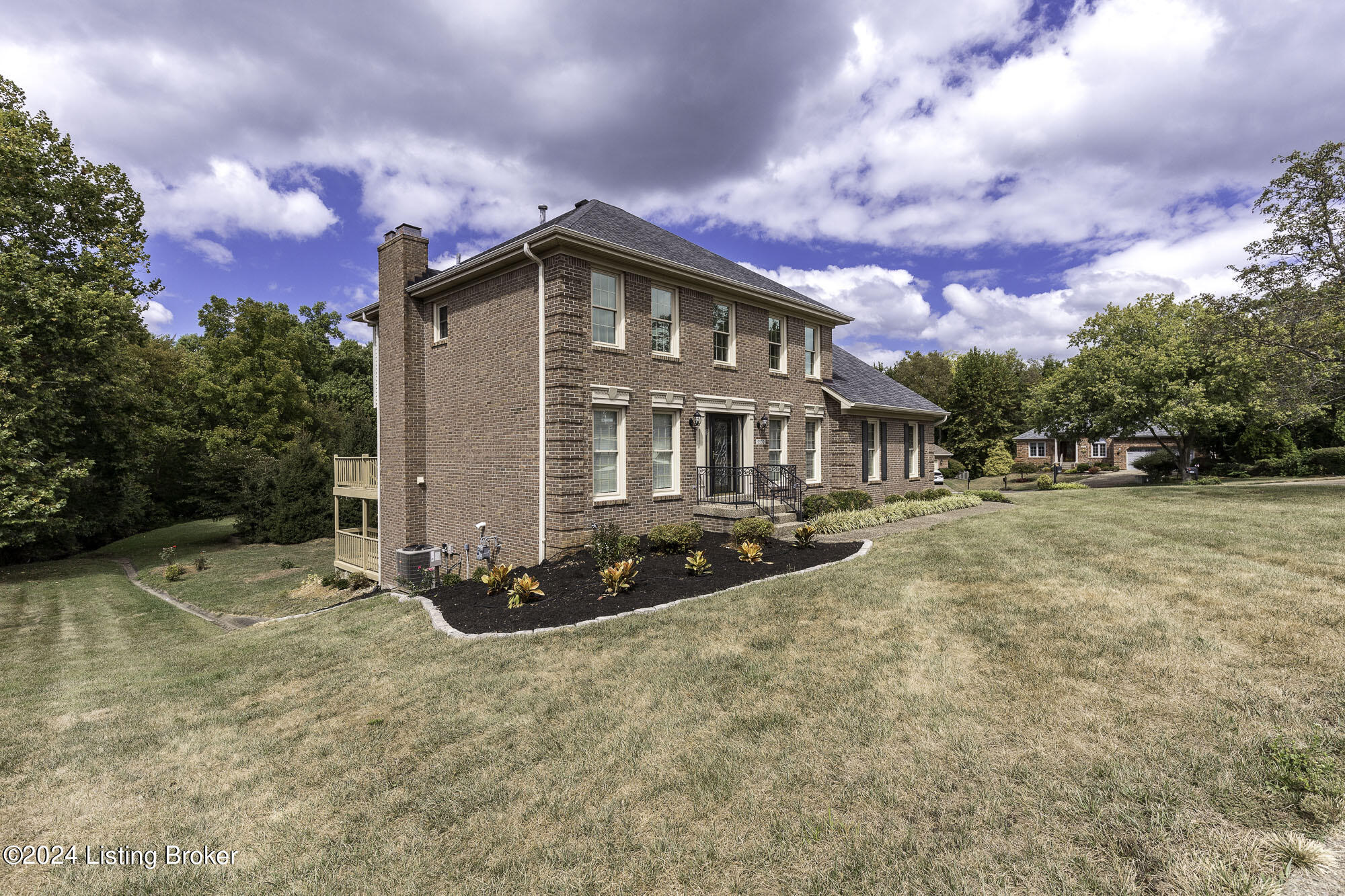 9509 Farmstead Ln