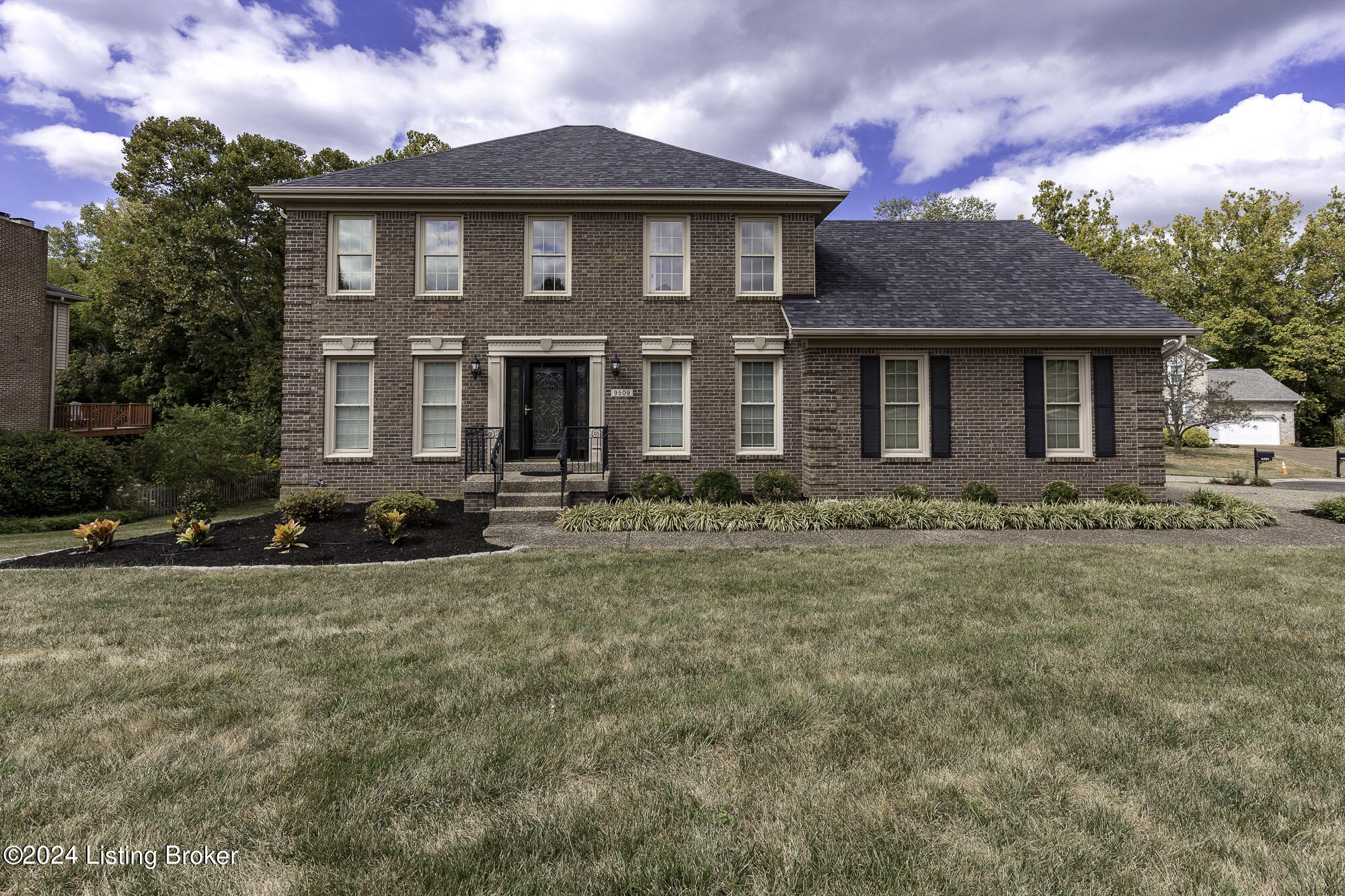 9509 Farmstead Ln
