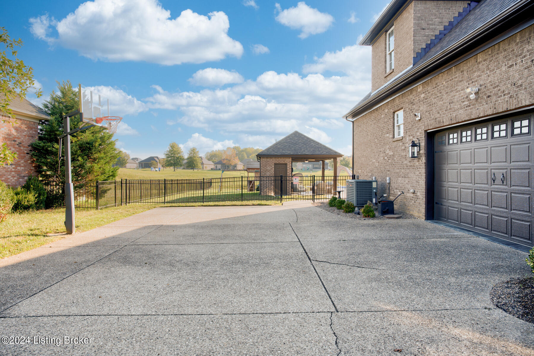 326 Heritage Hill Pkwy