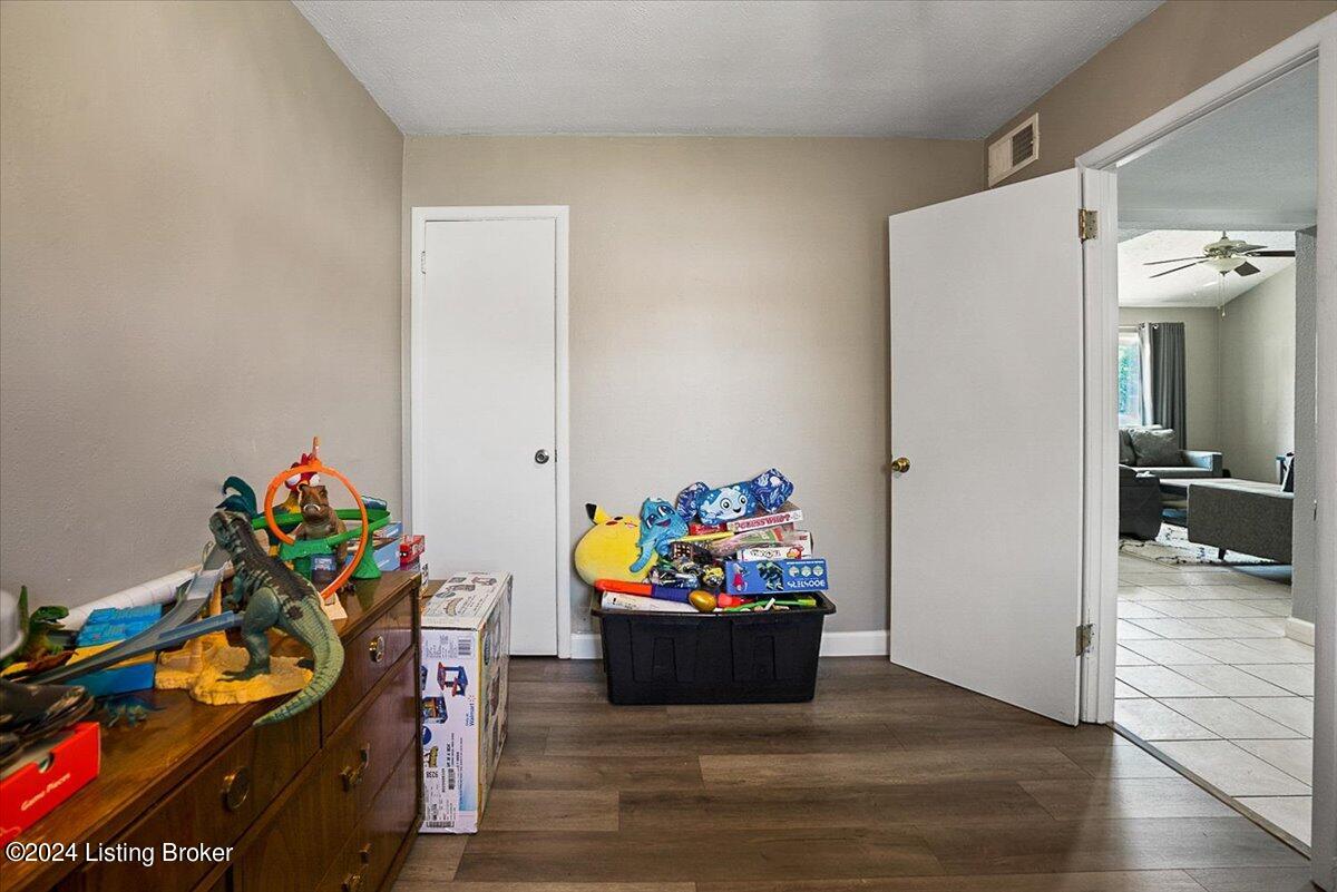 7301 Betsy Ross Dr