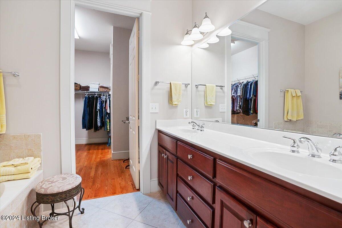 8216 Maris Ct