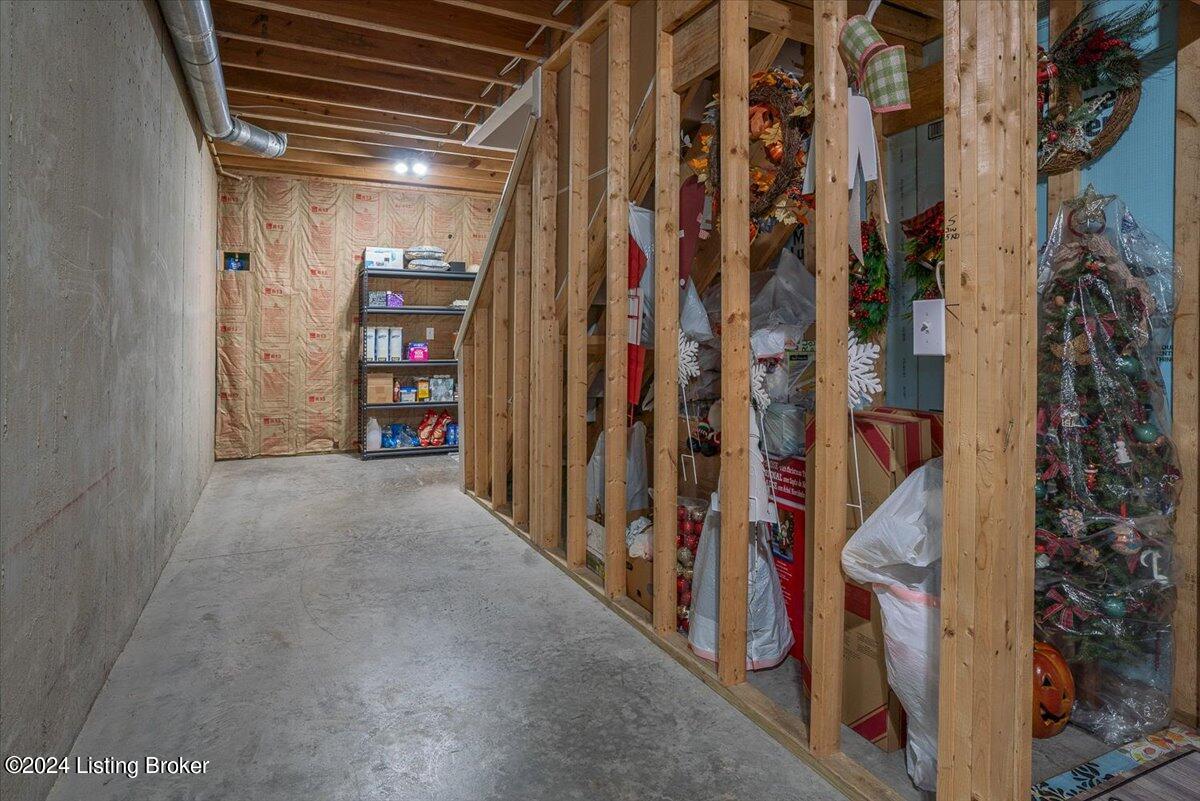 8216 Maris Ct