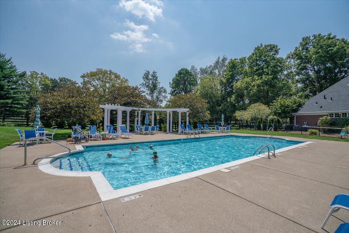 8216 Maris Ct