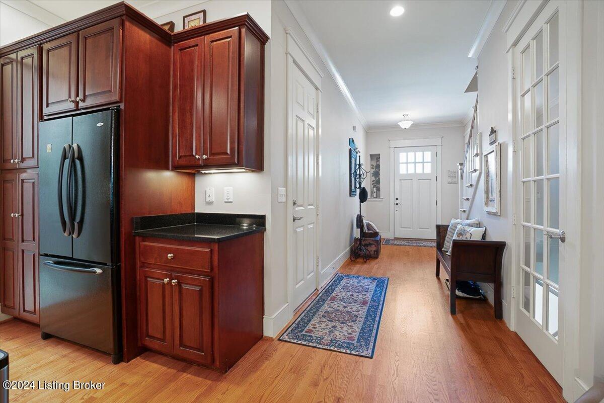 8216 Maris Ct