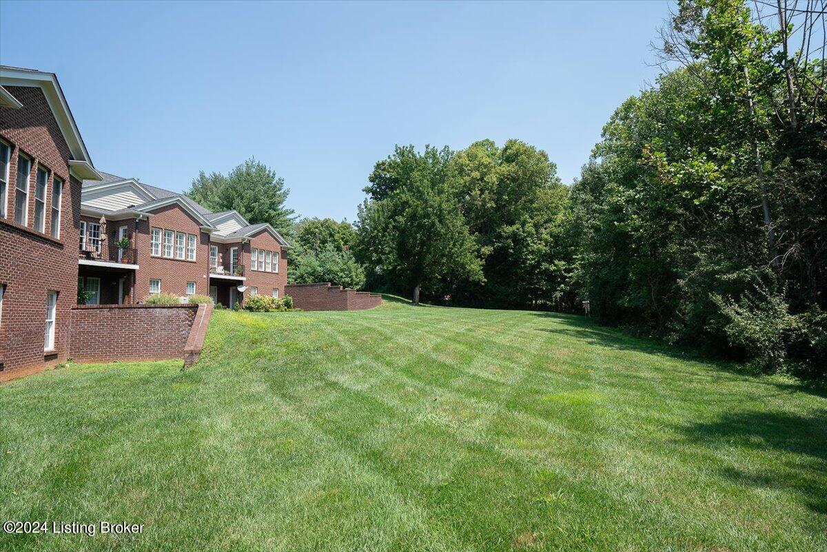 8216 Maris Ct