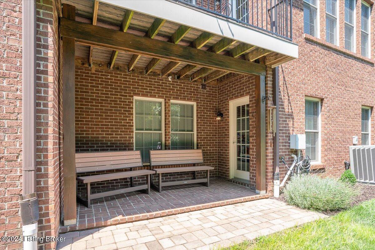 8216 Maris Ct