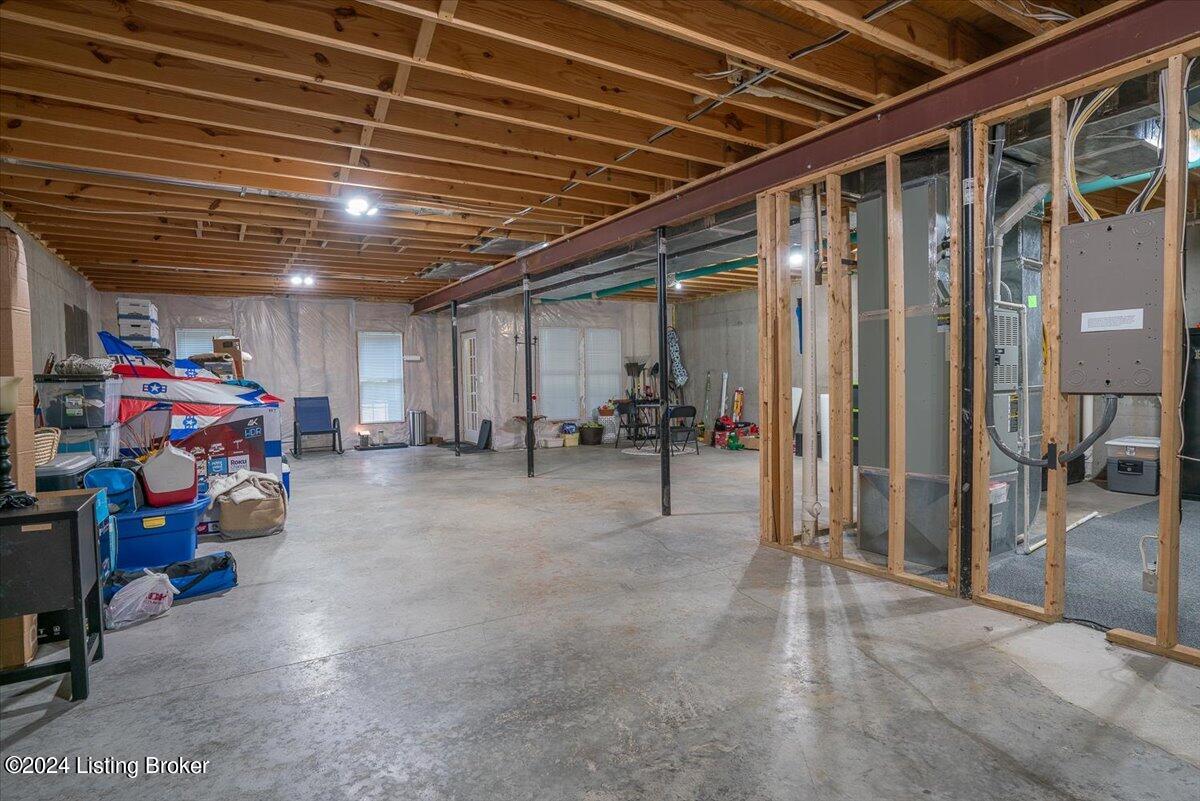 8216 Maris Ct