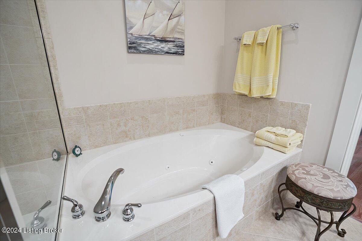 8216 Maris Ct