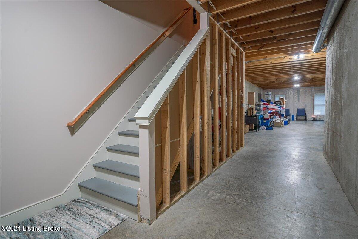 8216 Maris Ct