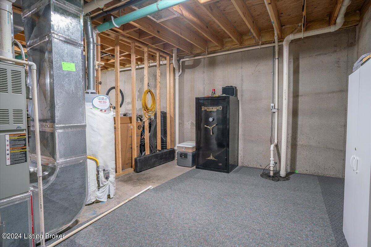 8216 Maris Ct