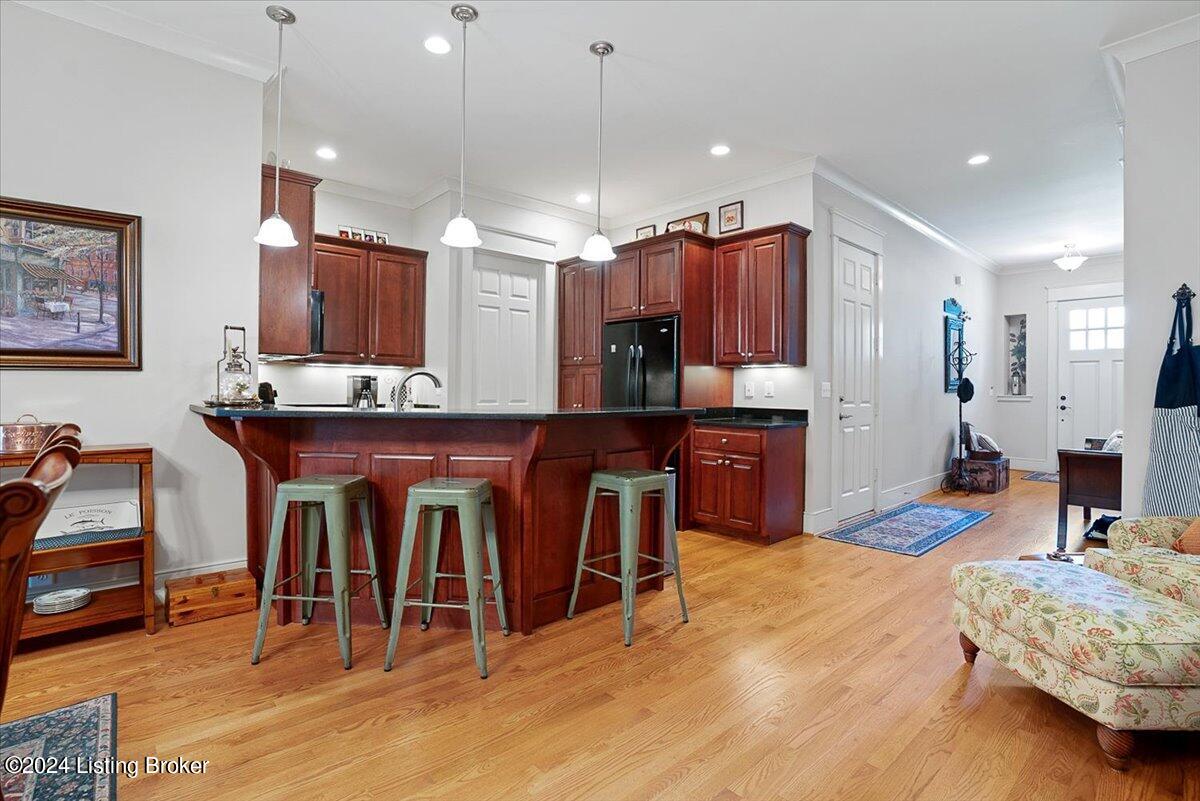 8216 Maris Ct
