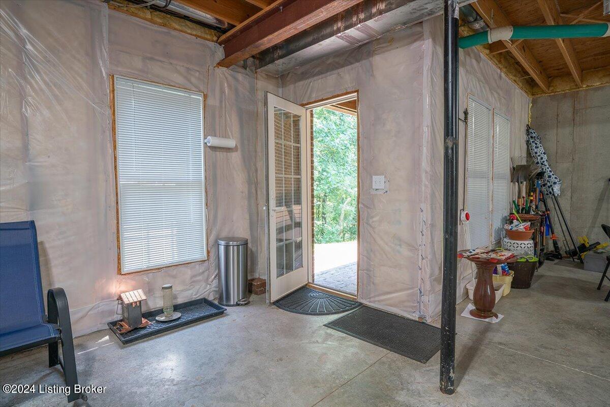 8216 Maris Ct