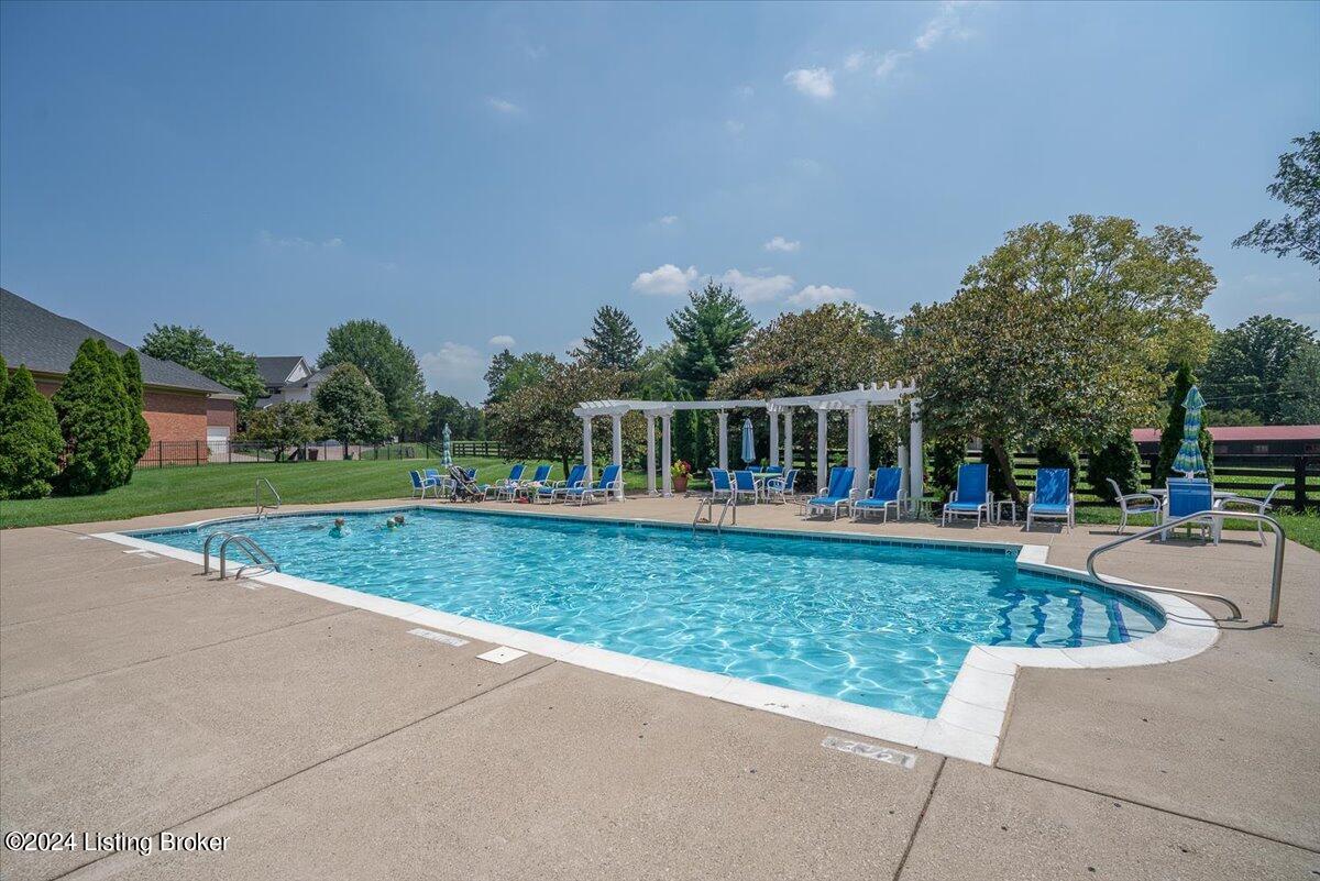 8216 Maris Ct