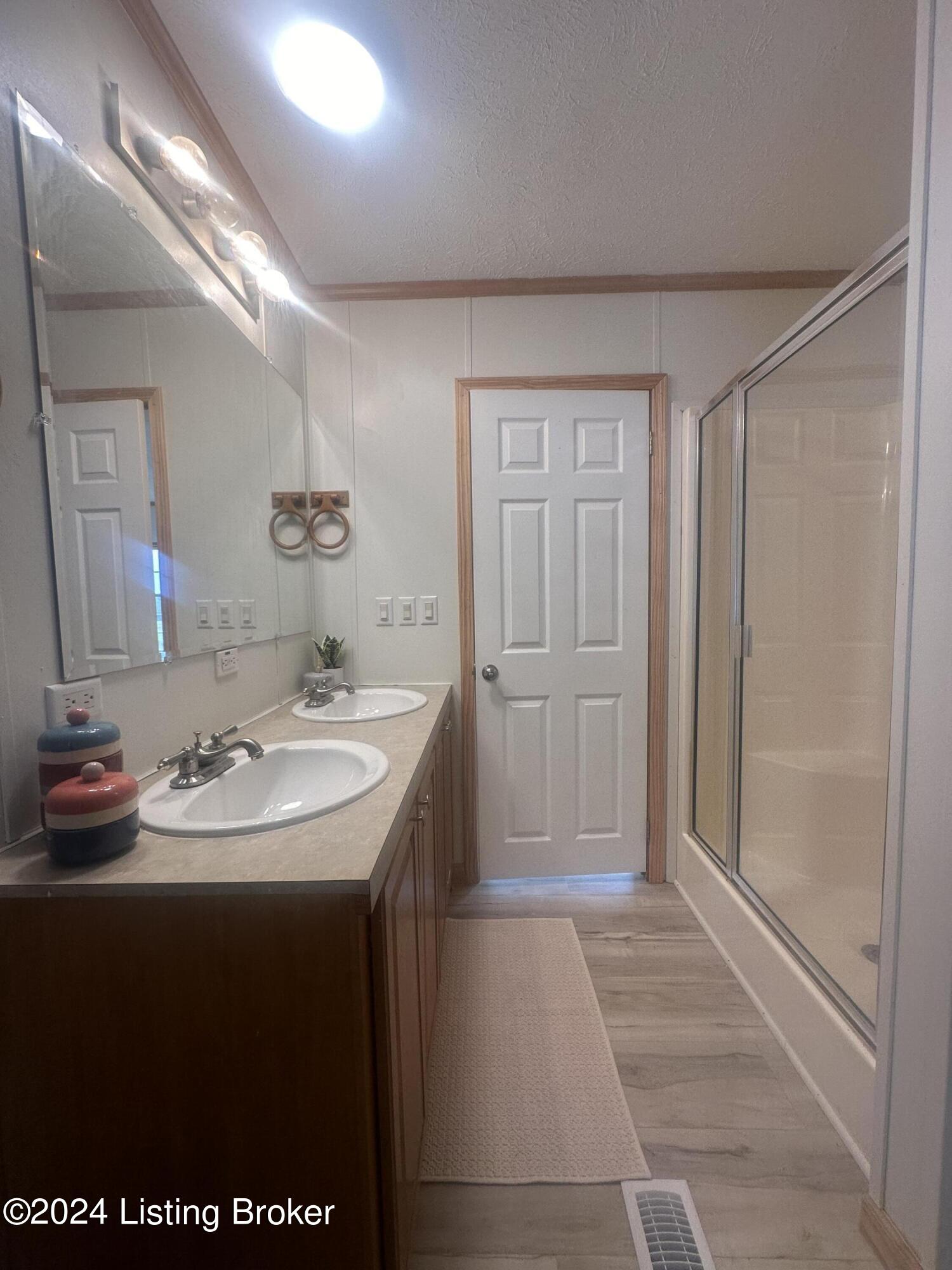 475 smiley basham Ln