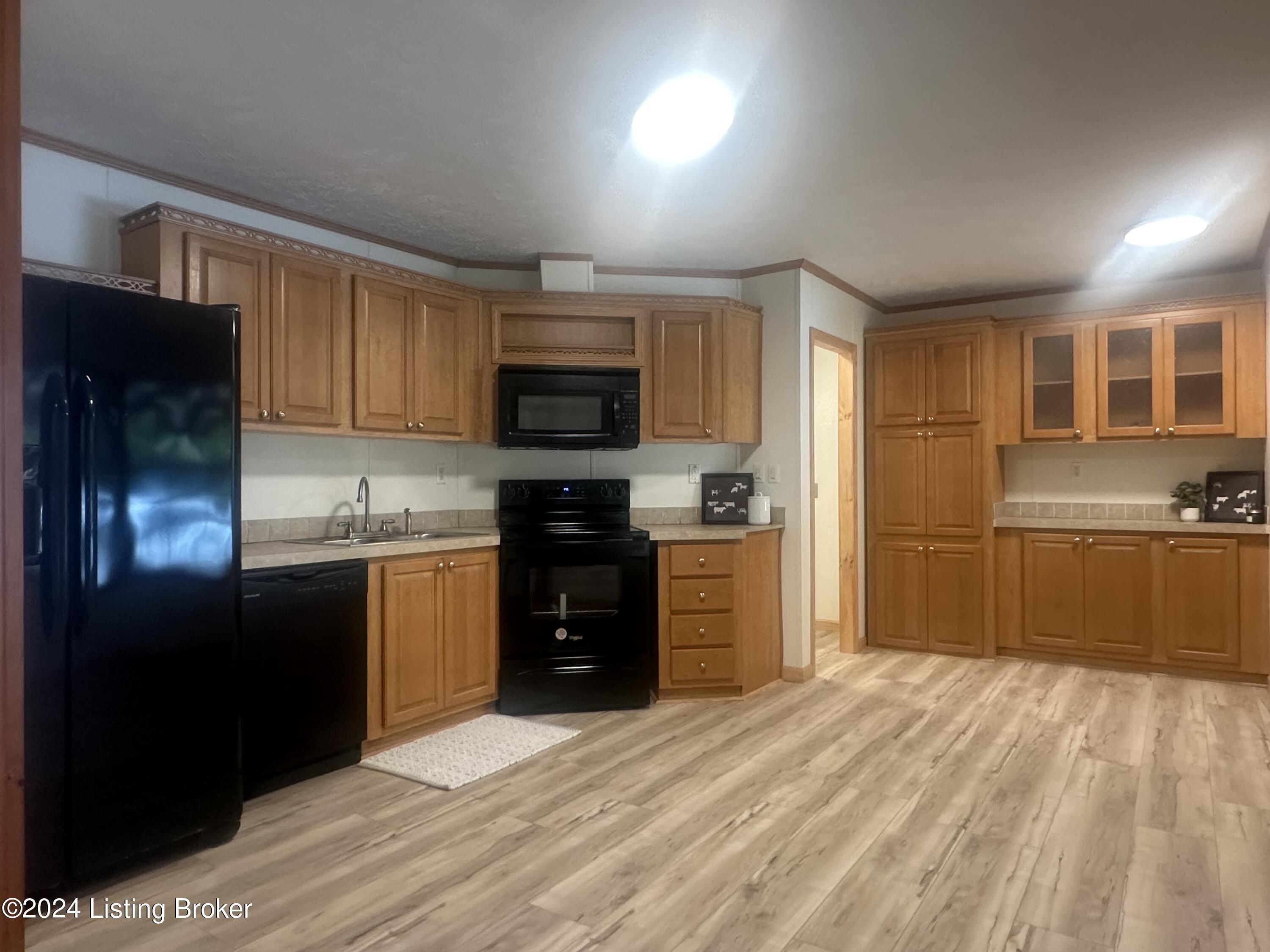 475 smiley basham Ln