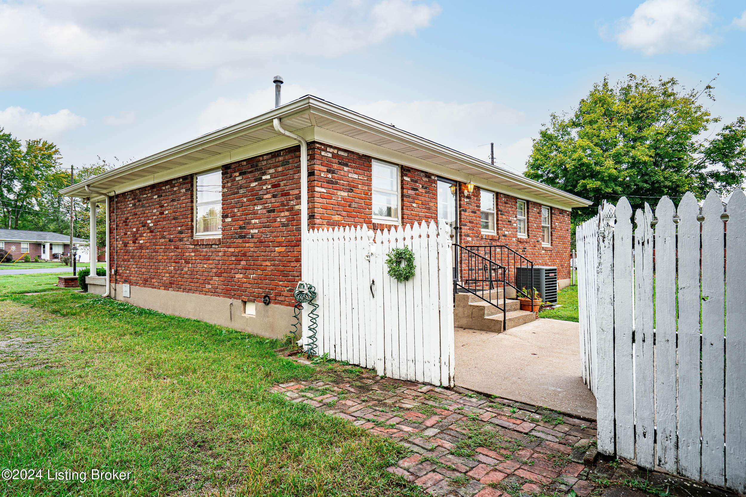 8209 Westray Ln