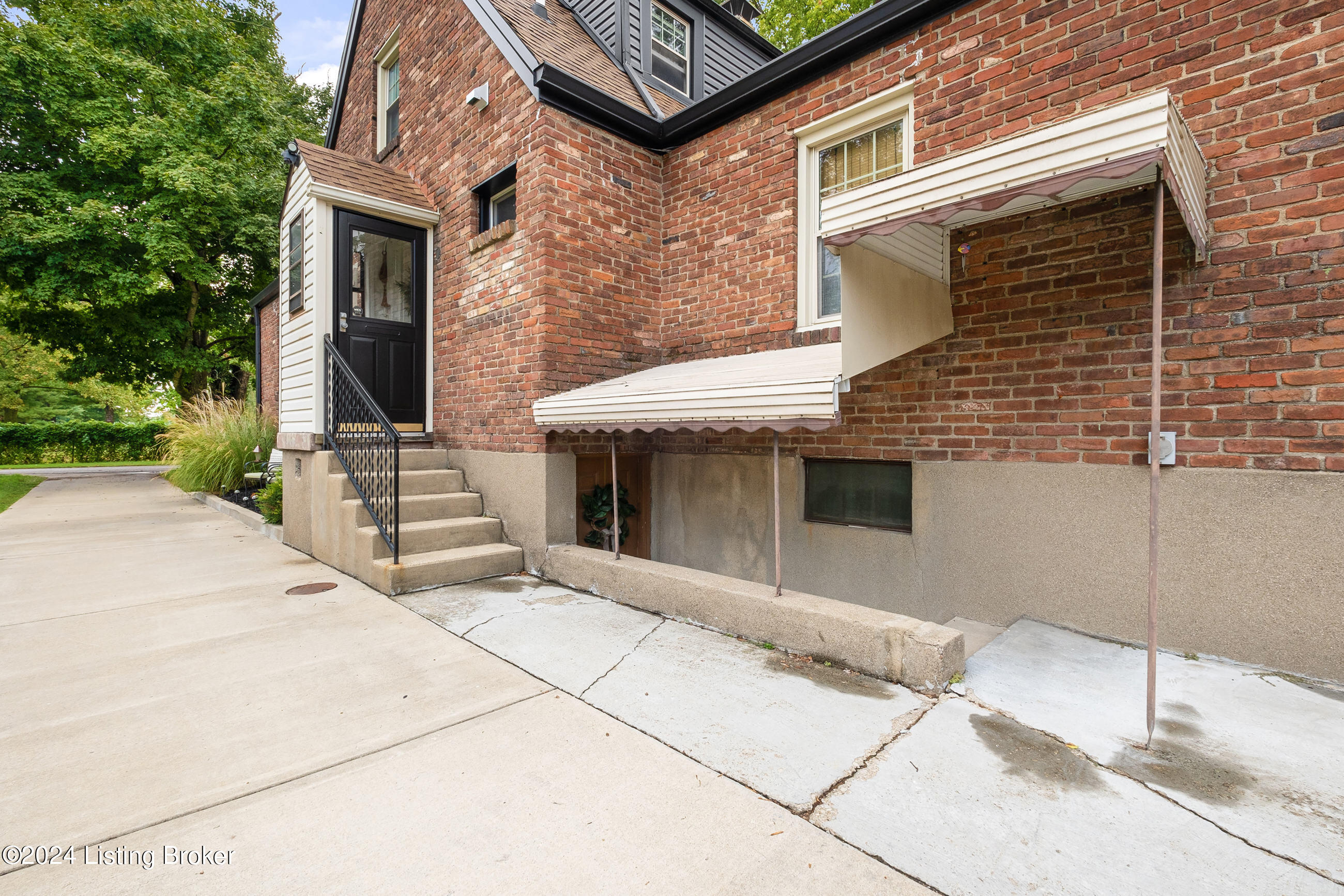 1418 Cardinal Dr
