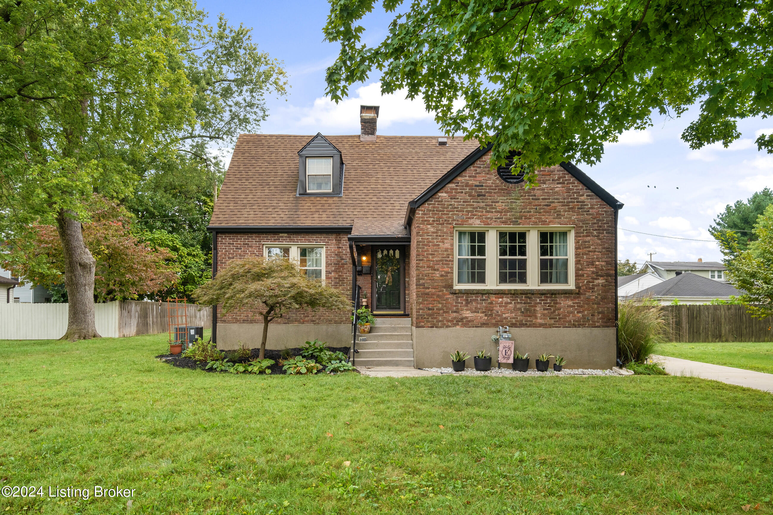 1418 Cardinal Dr