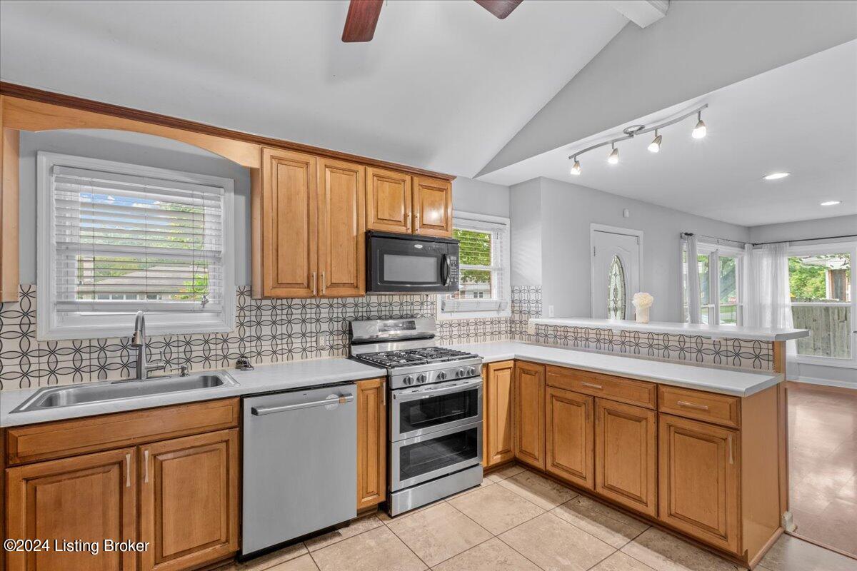 3737 Rouge Way
