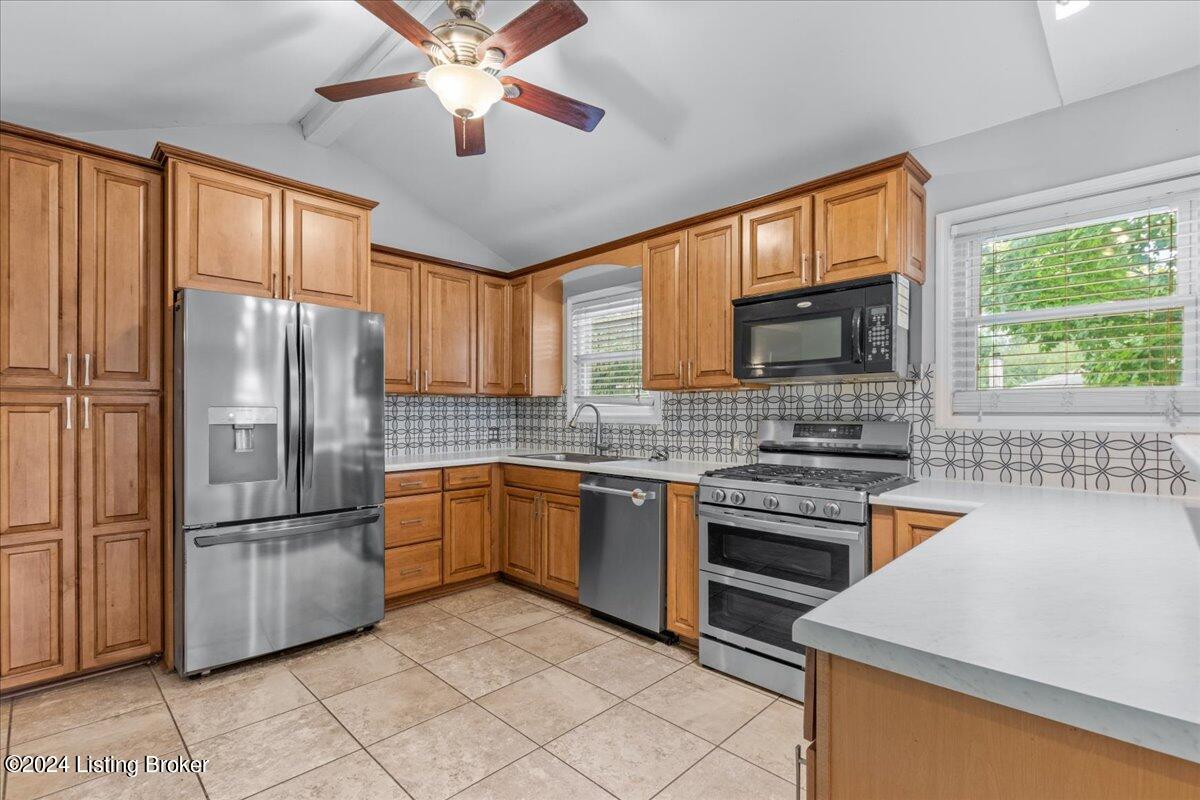 3737 Rouge Way