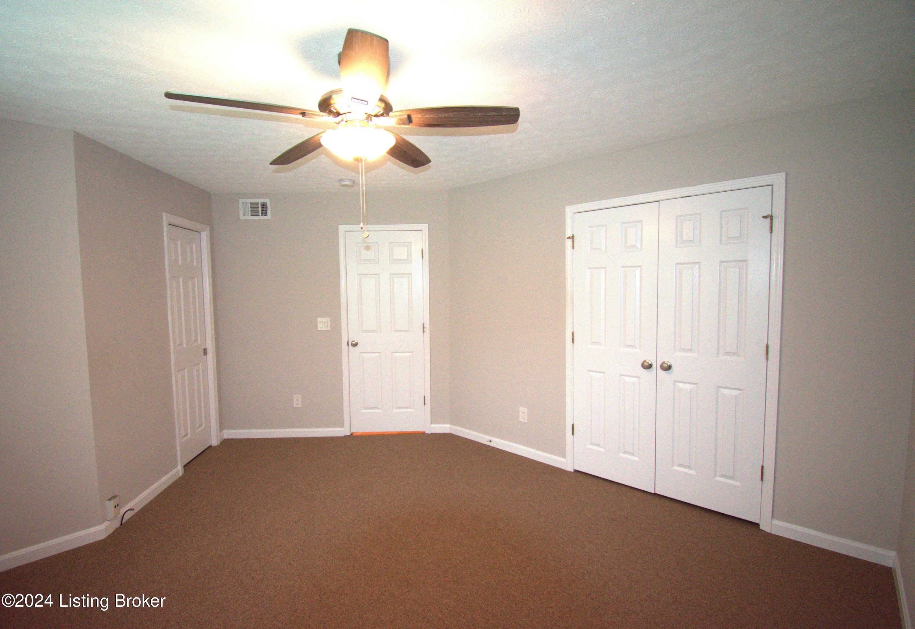 10407 Pinoak View Dr