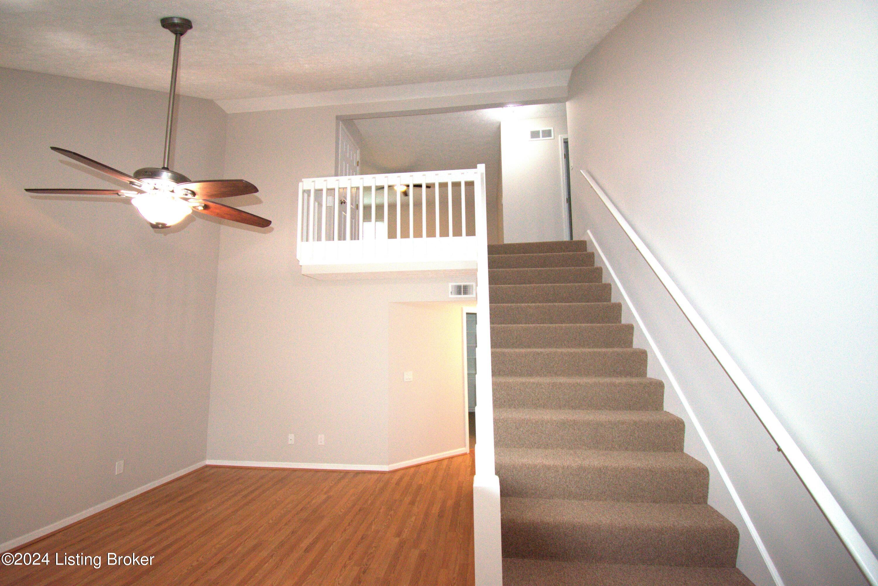 10407 Pinoak View Dr