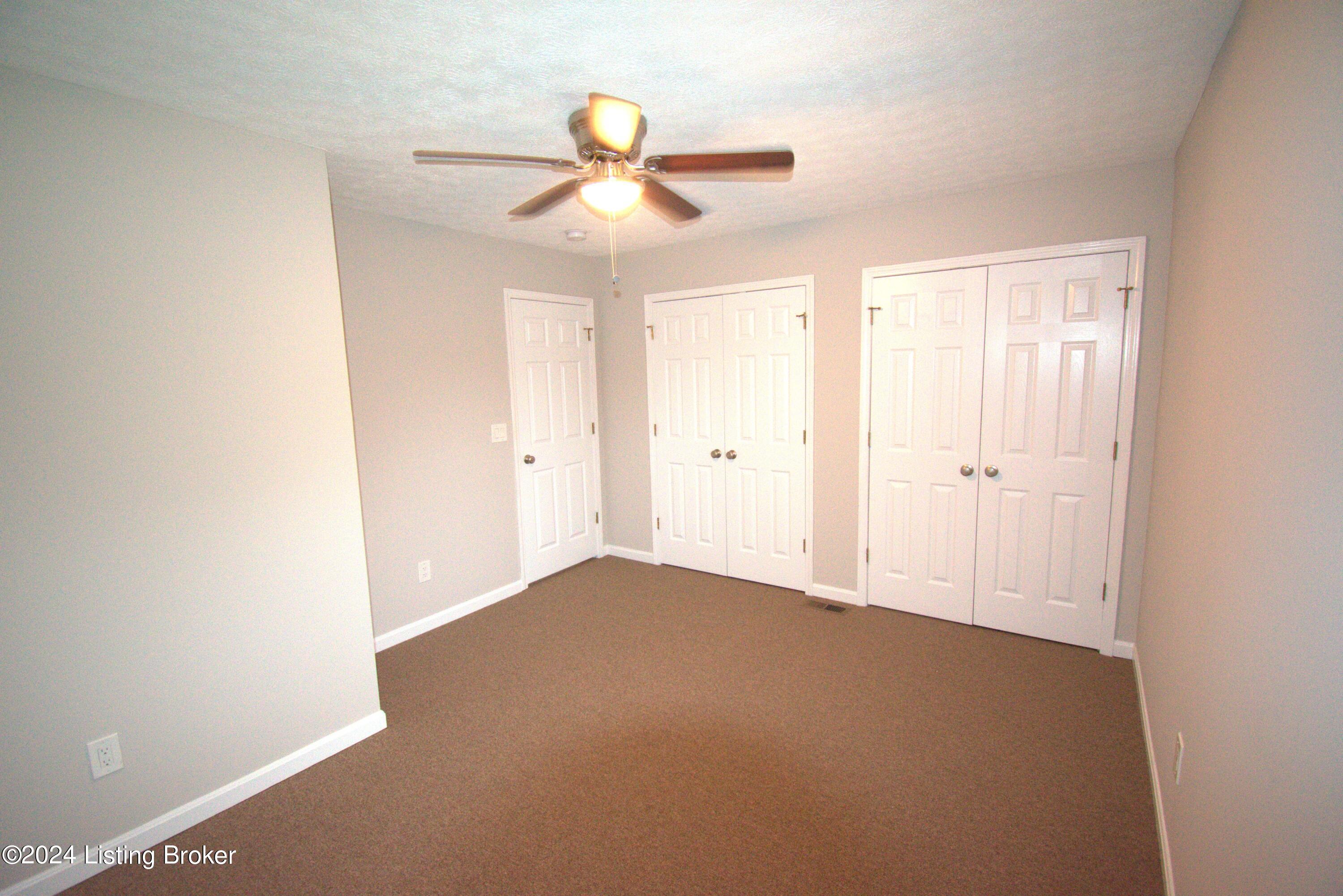 10407 Pinoak View Dr