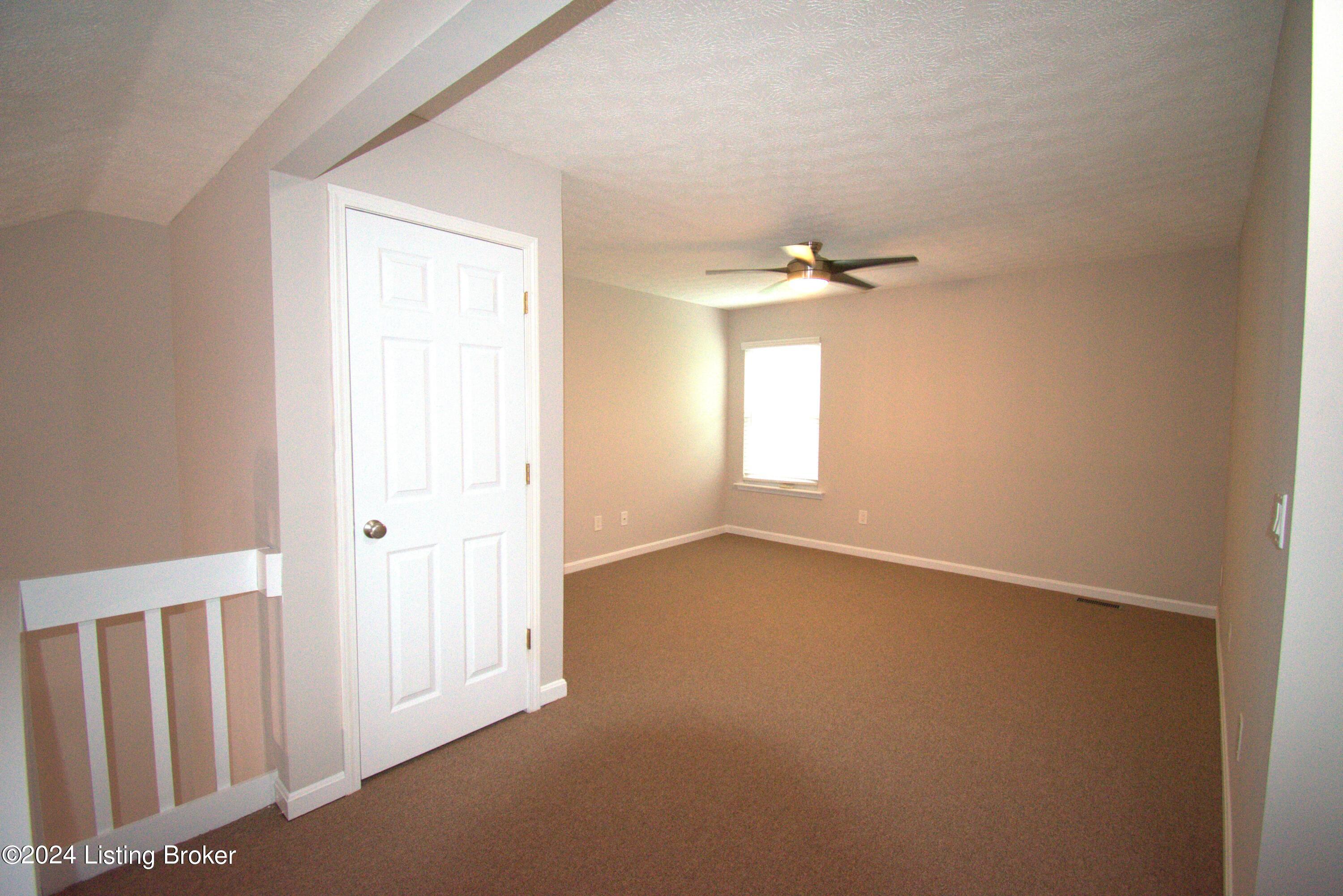 10407 Pinoak View Dr