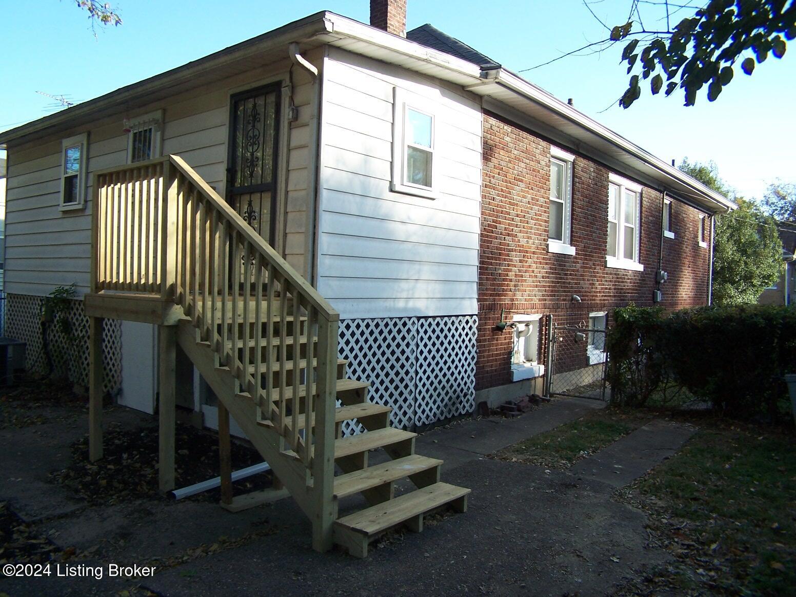 1233 Manitau Ave