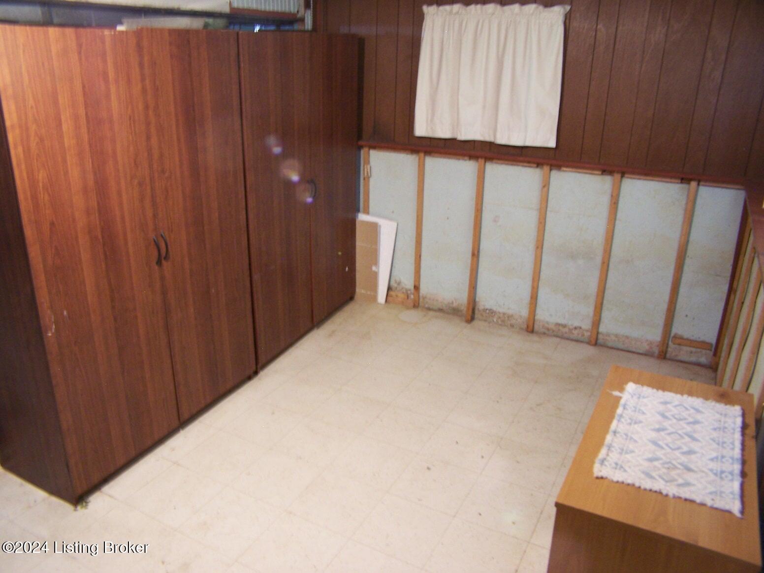 1233 Manitau Ave