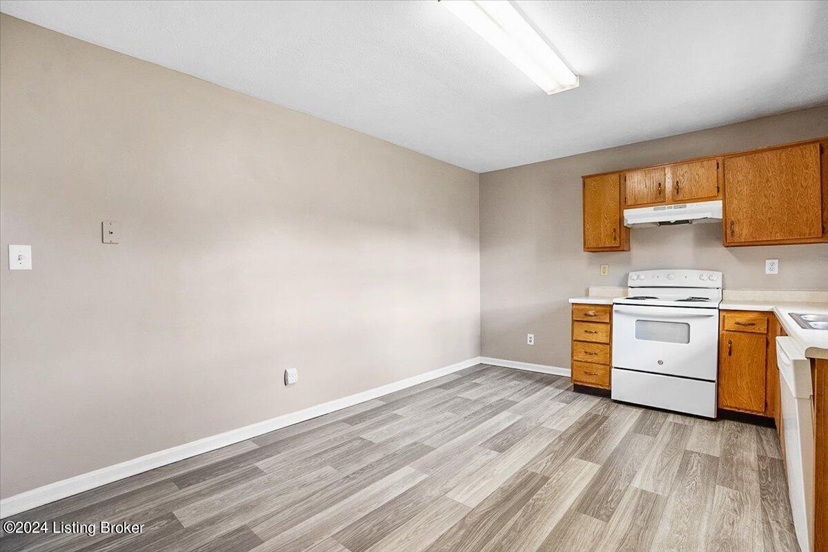 3806 Bonaventure Blvd