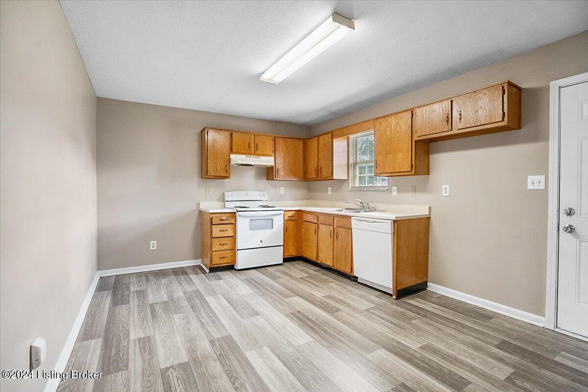 3806 Bonaventure Blvd