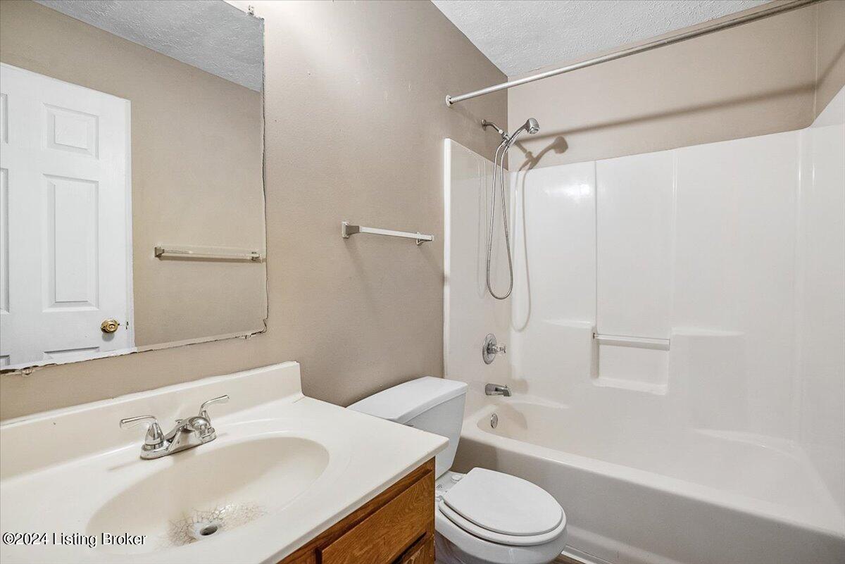 3806 Bonaventure Blvd