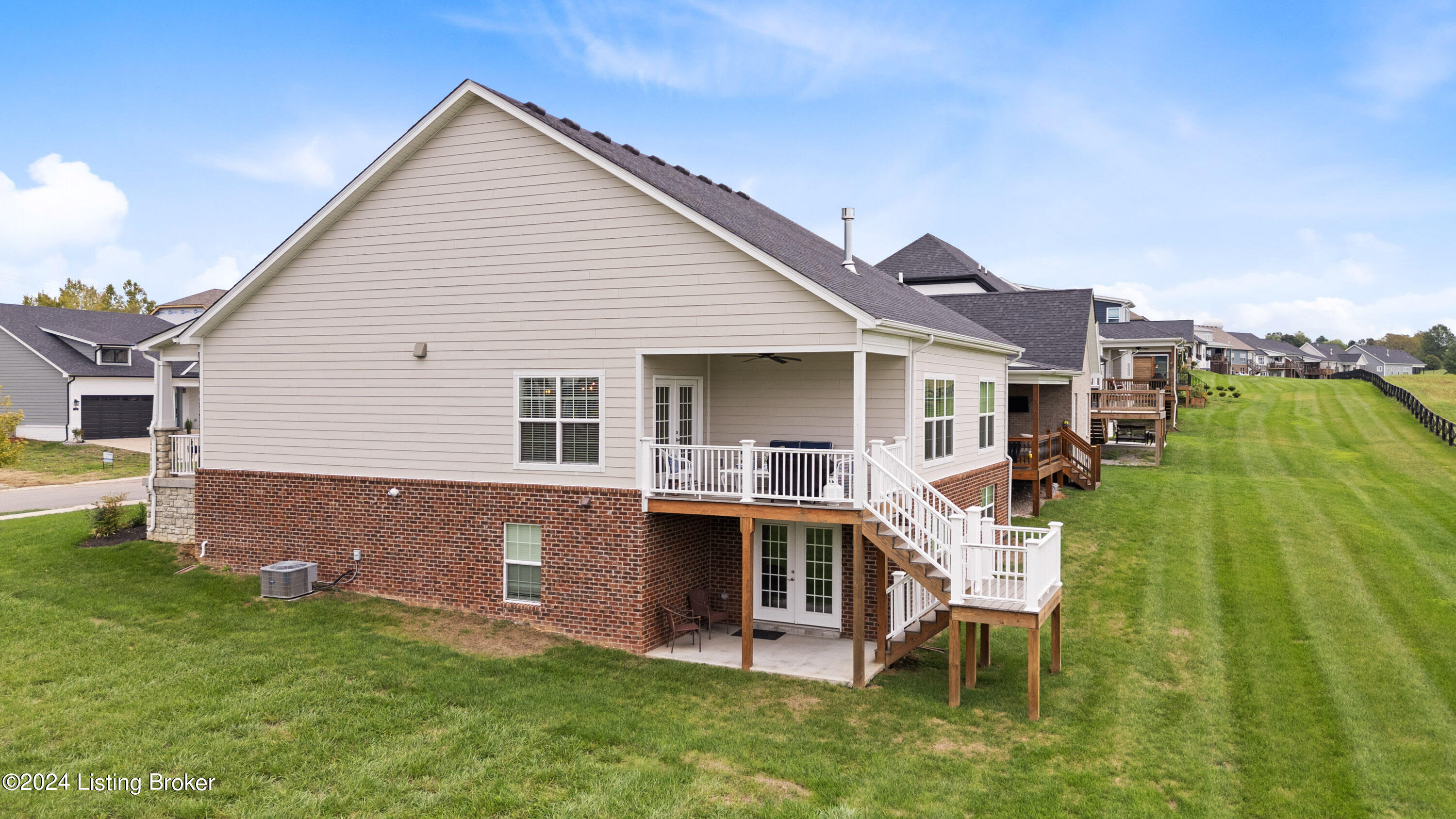 1173 Greens Dr